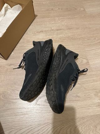 Zapatillas New Balance Negras y Grises
