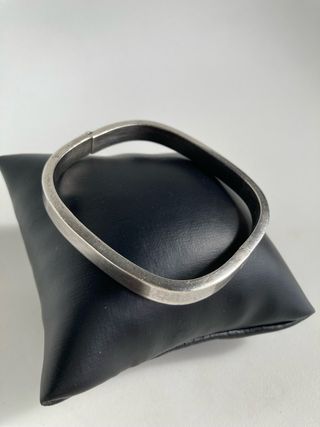 Pulsera rígida de plata