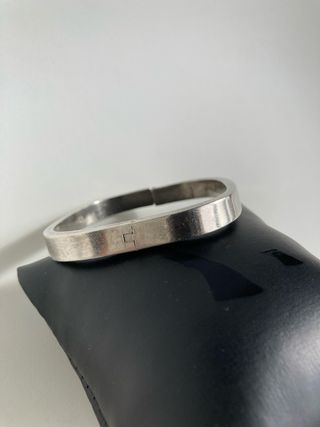Pulsera rígida de plata