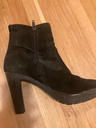 Botín tacón negro Vogue