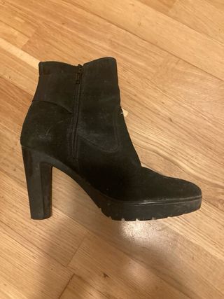 Botín tacón negro Vogue