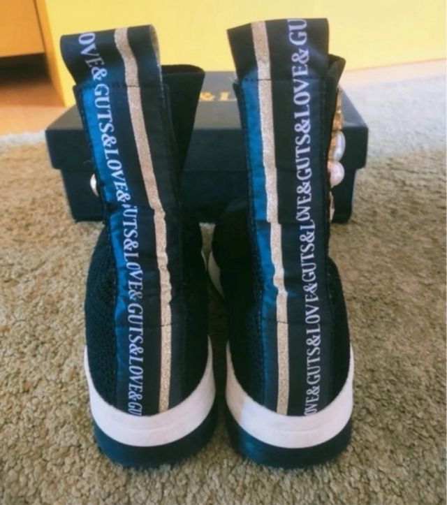 Zapatillas Guts&Love negras con perlas T.37