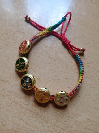 Pulseras tibetanas con amuletos
