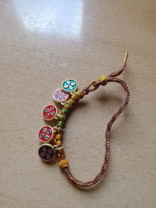 Pulseras tibetanas con amuletos