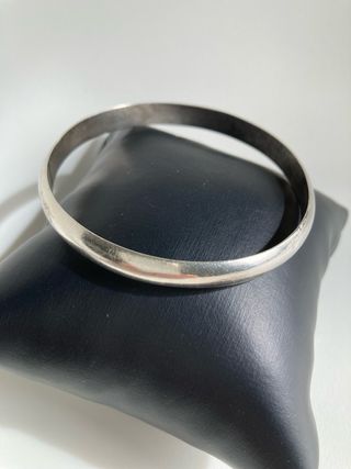 Pulsera rígida de plata