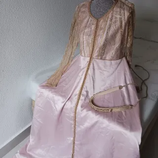 Caftán rosa y dorado con cinturón M,L