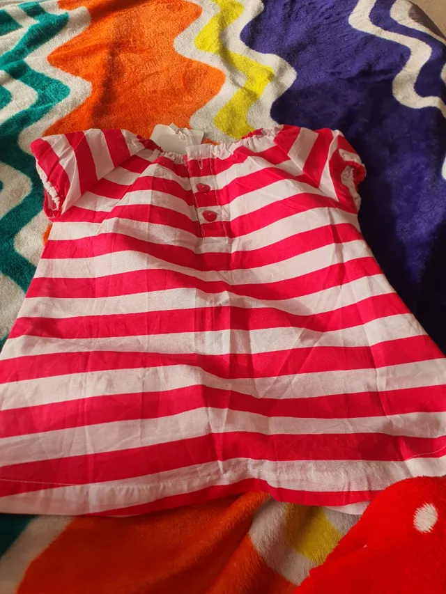 Camiseta rayas rojas y blancas 2 años