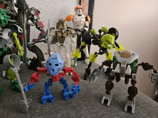 Lote de Lego Bionicle, Star Wars y Hero Factory.