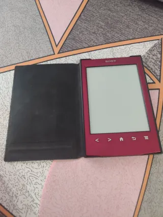 Sony E-reader Rojo y Negro