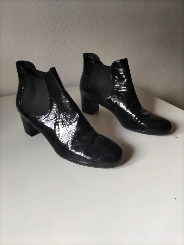 Botines charol negros tacón