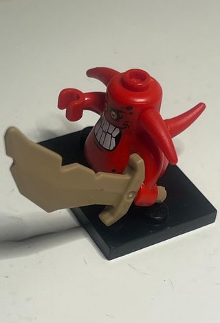 Lego Minifigure Demone Rosso con Spada