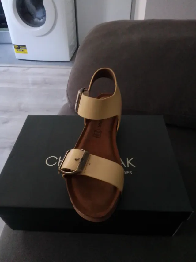 Sandalias Chattawak Beige