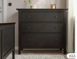 Cómoda IKEA HEMNES madera oscura