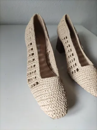 Tacones Mango trenzados beige