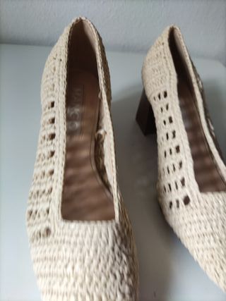 Tacones Mango trenzados beige