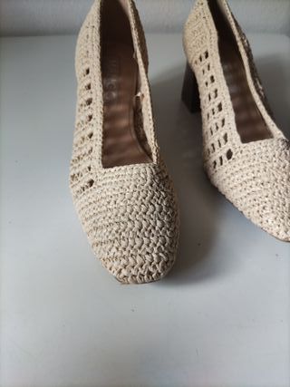 Tacones Mango trenzados beige