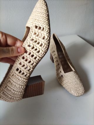 Tacones Mango trenzados beige