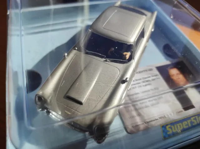 Aston Martin DB5 Casino Royale en Caja