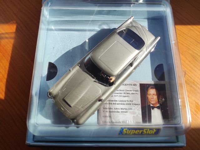 Aston Martin DB5 Casino Royale en Caja