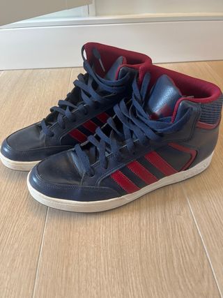 Zapatillas Adidas Altas Azul Marino y Rojo