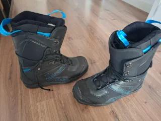 Scarponi da snowboard da uomo taglia 43