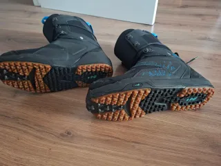 Scarponi da snowboard da uomo taglia 43