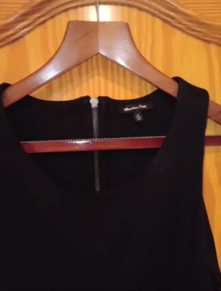 Vestido Massimo Dutti negro con tachuelas
