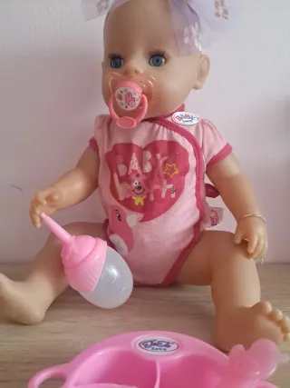 Muñeca Baby Born con accesorios