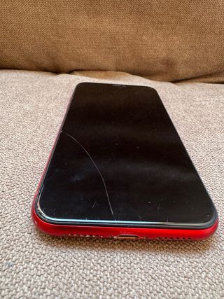 iPhone 11 Rojo - Para Piezas No
Funciona Rota