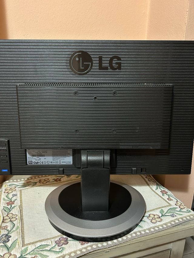 Monitor LG Flatron Wide