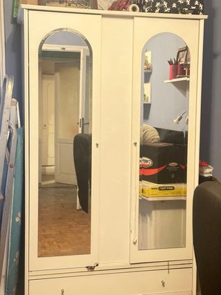 Mensole, letti, tavoli, scrivanie
TV tutto 