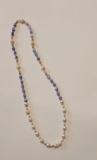 Collana perle e perline blu