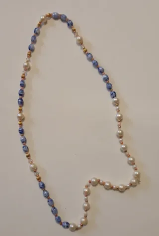 Collana perle e perline blu
