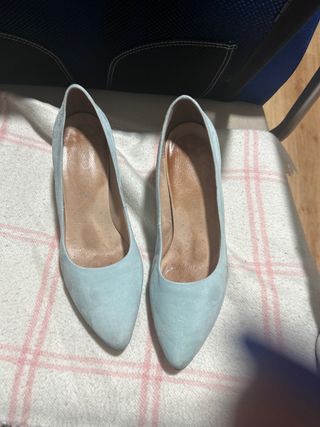 Zapatos Mimao de ante azul claro