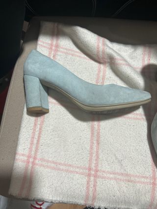 Zapatos Mimao de ante azul claro
