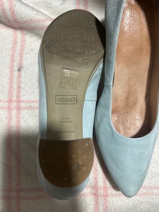 Zapatos Mimao de ante azul claro