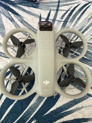 Dron DJI neo