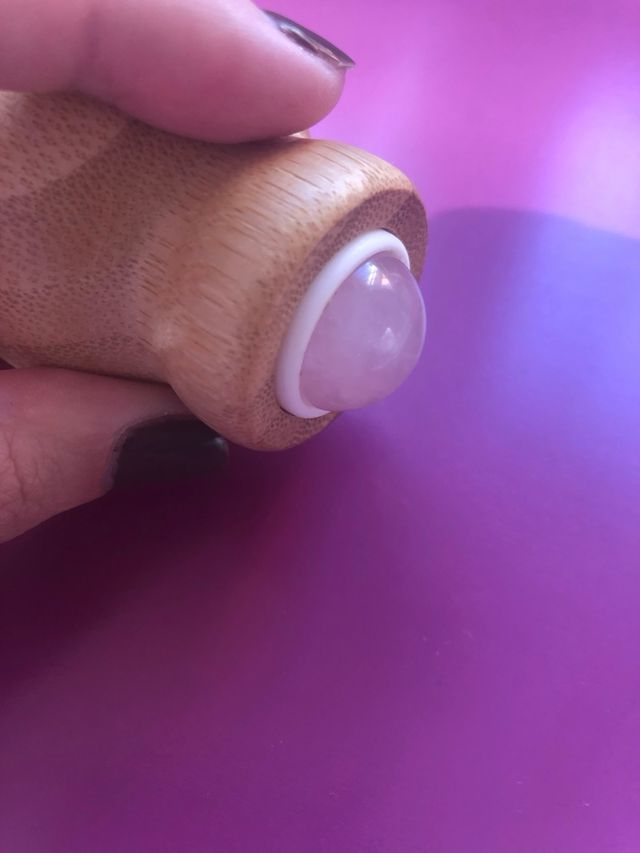 Rodillo facial y masajeador de bambú