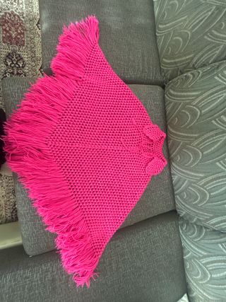 Poncho rosa crochet flecos talla única