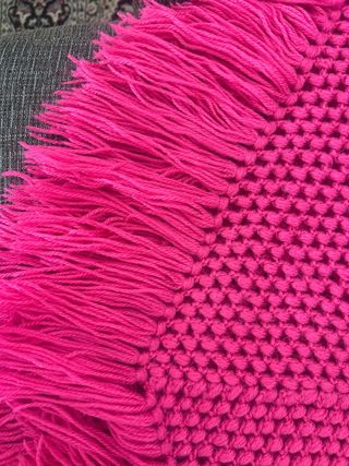Poncho rosa crochet flecos talla única