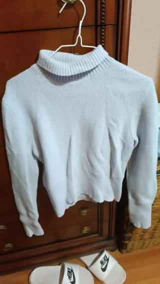 Jersey cuello alto azul