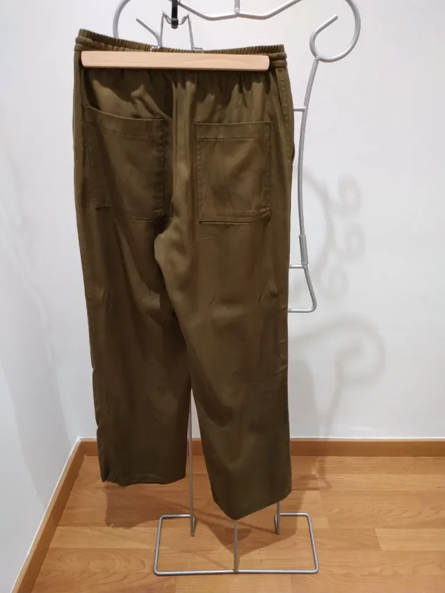 Pantalón verde oliva