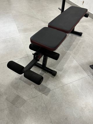 Banco de pesas y rack para gimnasio