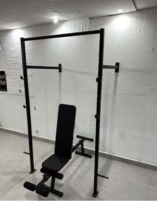 Banco de pesas y rack para gimnasio