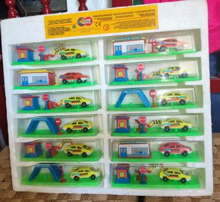 EXPOSITOR A ESTRENAR COCHES GISIMA AÑOS 80