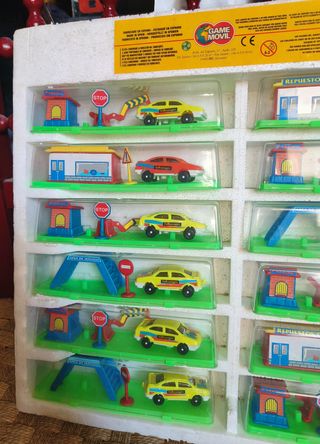 EXPOSITOR A ESTRENAR COCHES GISIMA AÑOS 80