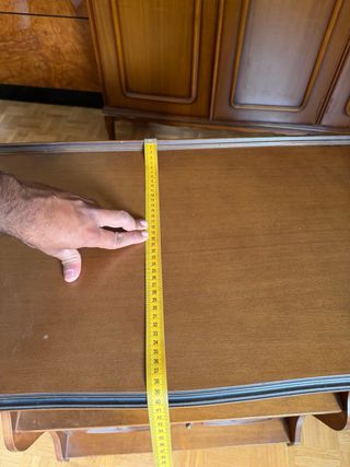 Mueble auxiliar clásico con ruedas