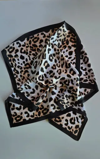 ✨ Foulard Leopardato 70x70 cm Elegante 