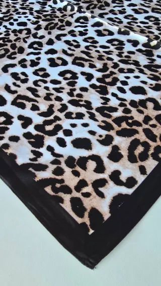 ✨ Foulard Leopardato 70x70 cm Elegante 