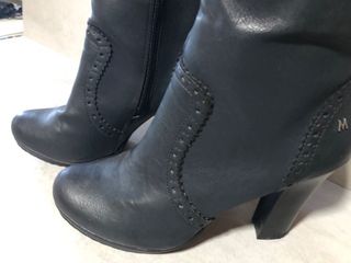 Botas altas negras de tacón cuadrado T.40